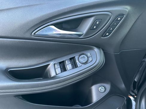 Used 2023 Buick Encore GX Essence w/ Experience Buick Package image 9