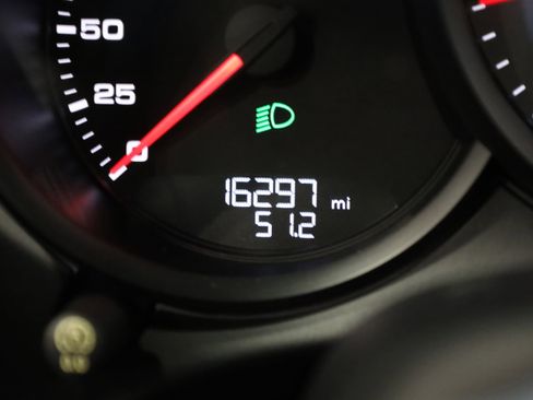 Used 2019 Porsche 718 Cayman S image 21