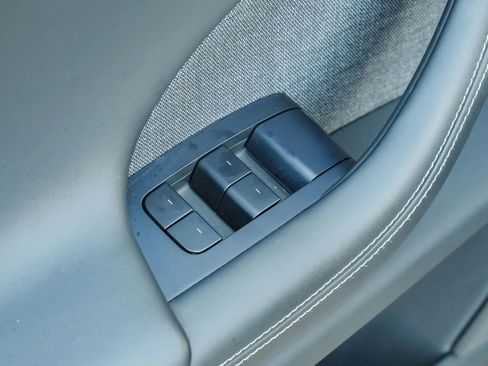 Used 2023 Tesla Model X Plaid image 71