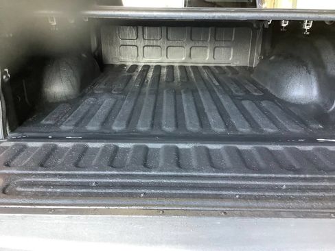 Used 2017 RAM 1500 Express AWD/4WD image 16