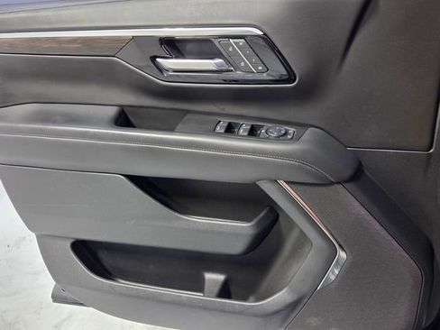 Used 2025 Chevrolet Tahoe Z71 AWD/4WD image 29