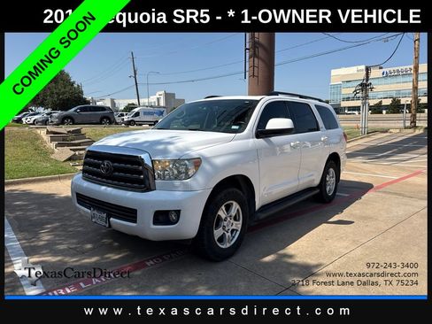 Used 2016 Toyota Sequoia SR5 w/ Premium Package RWD image 1