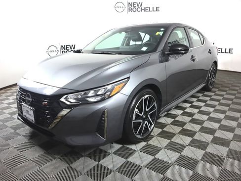 Used 2024 Nissan Sentra SR w/ SR Premium Package FWD image 3