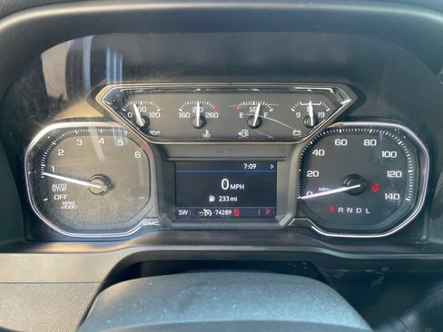 Used 2020 GMC Sierra 1500 SLT RWD image 10