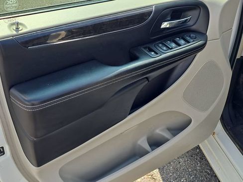 Used 2013 Chrysler Town & Country Touring FWD image 26