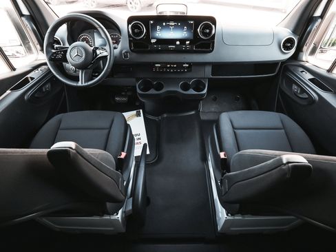 Used 2026 Mercedes-Benz Sprinter 2500 image 29