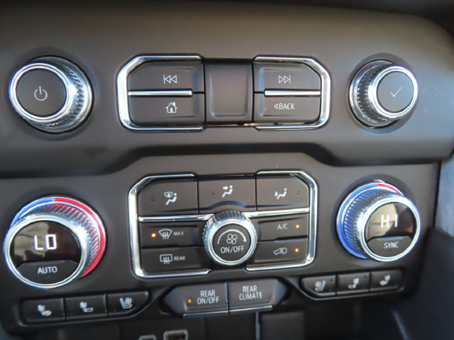 Used 2024 GMC Yukon XL SLT w/ SLT Luxury Package AWD/4WD image 37