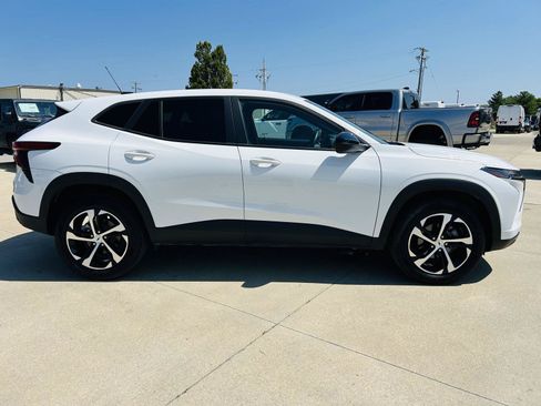 Used 2025 Chevrolet Trax RS w/ Driver Confidence Package FWD image 37