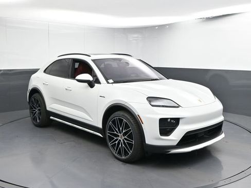 New 2024 Porsche Macan 4 Electric image 26