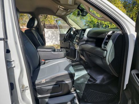 Used 2019 RAM 5500 Tradesman w/ Chrome Appearance Group image 36