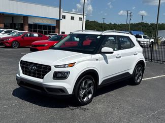 Used 2025 Hyundai Venue SEL FWD video 2