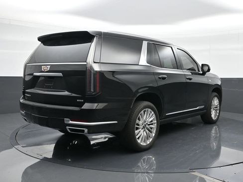 Certified 2025 Cadillac Escalade Premium Luxury AWD/4WD image 5