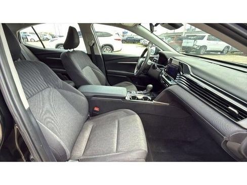 Used 2025 Toyota Camry LE FWD image 32