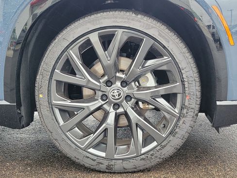 New 2025 Toyota Crown Signia image 5