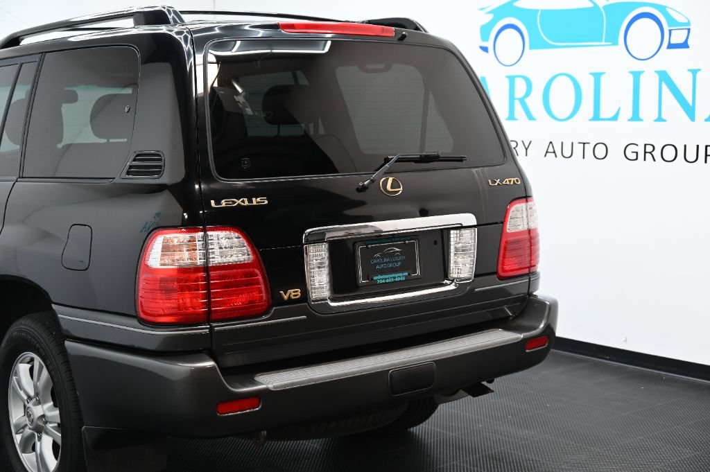 Used 2004 Lexus LX 470 4WD w/ Preferred Accessory Pkg image 12