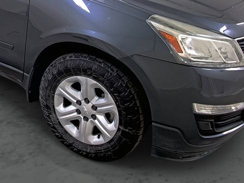 Used 2014 Chevrolet Traverse LS image 14