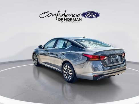 Used 2025 Nissan Altima 2.5 SV FWD image 6