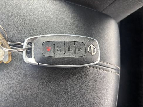 Used 2025 Nissan Sentra SV FWD image 20