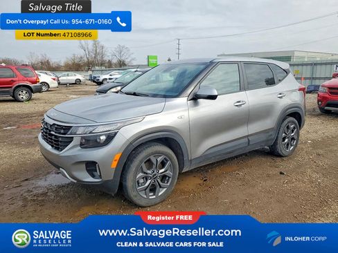 Used 2024 Kia Seltos LX AWD/4WD image 1