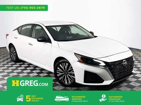 Used 2024 Nissan Altima 2.5 SV image 1