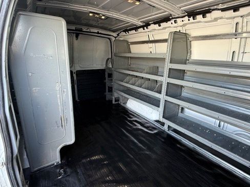 Used 2018 Chevrolet Express 2500 w/ Driver Convenience Package image 12