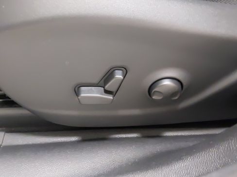 Used 2022 Jeep Cherokee Limited AWD/4WD image 37
