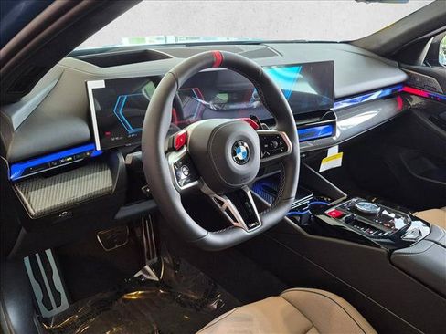 New 2027 BMW M5 AWD/4WD image 3