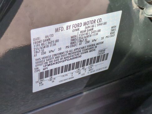 Used 2023 Ford Explorer XLT w/ Equipment Group 202A AWD/4WD image 35