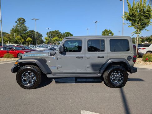 Used 2022 Jeep Wrangler Unlimited Rubicon 4xe w/ Cold Weather Group AWD/4WD image 6
