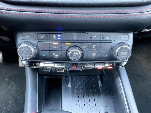 Certified 2025 Dodge Durango GT AWD/4WD image 19