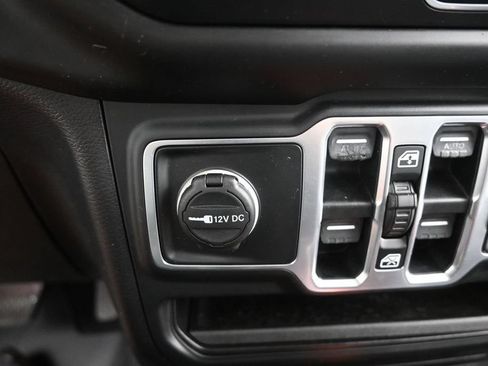 Used 2018 Jeep Wrangler Unlimited Sport S AWD/4WD image 28