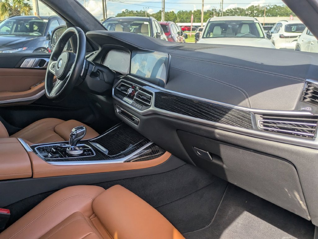 Used 2022 BMW X7 xDrive40i w/ M Sport Package AWD/4WD image 35