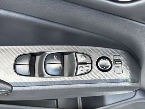 Used 2024 Nissan Altima 2.5 SV image 12