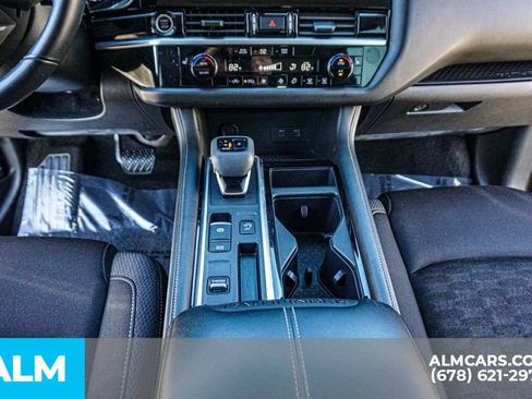 Used 2024 Nissan Pathfinder SV image 40