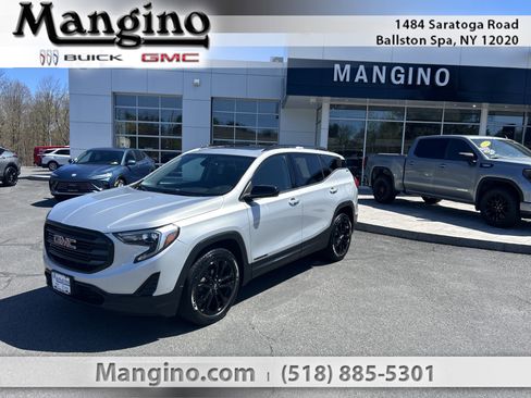 Used 2020 GMC Terrain SLE w/ Driver Convenience Package AWD/4WD image 1