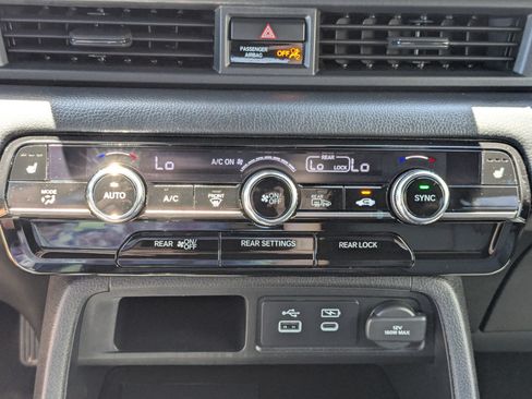 Certified 2025 Honda Pilot TrailSport image 27
