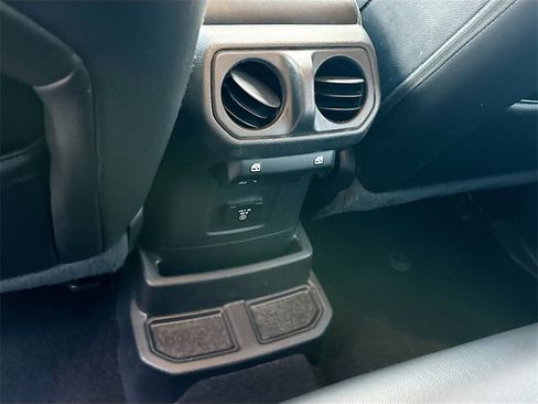 Used 2021 Jeep Wrangler Unlimited Sahara image 28