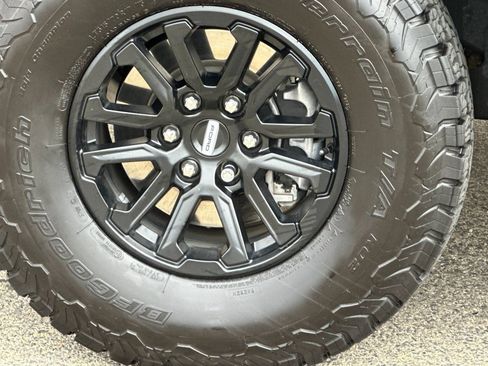 Used 2025 Ford F150 Raptor AWD/4WD image 39