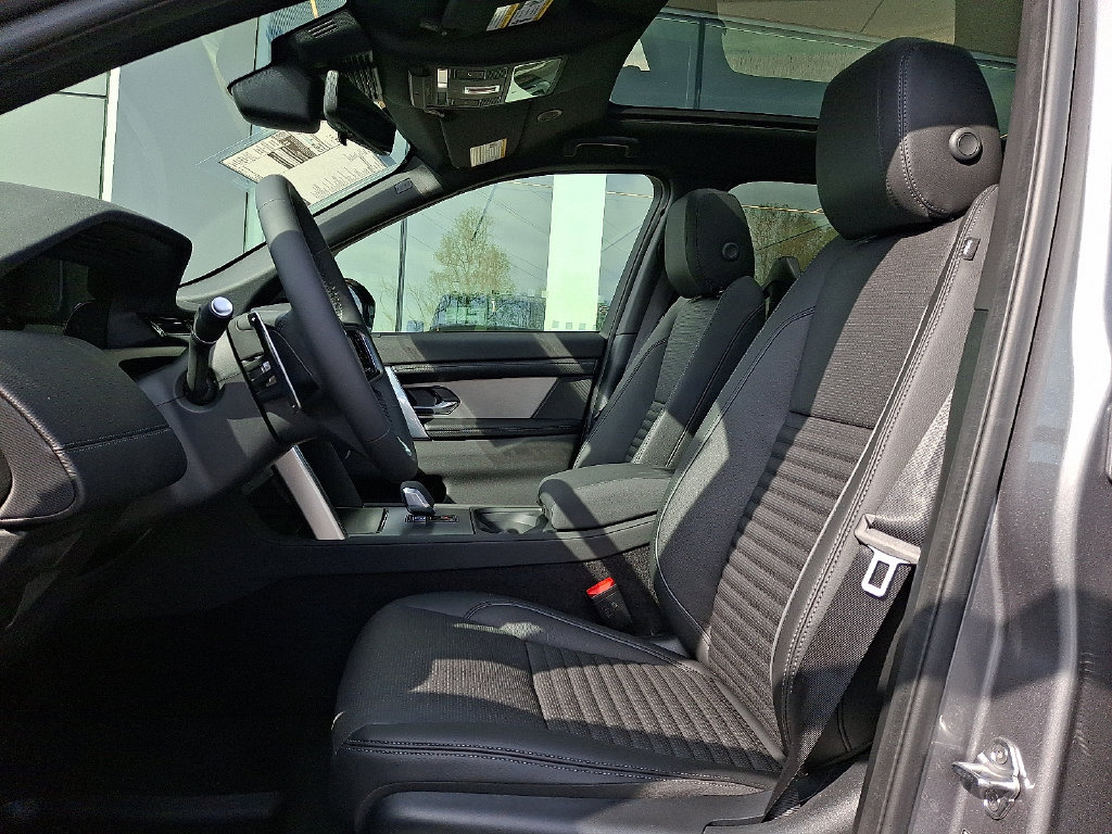 New 2026 Land Rover Discovery Sport Landmark AWD/4WD image 9