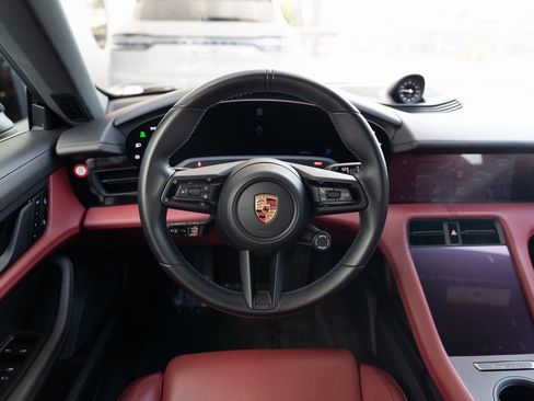 Certified 2024 Porsche Taycan 4S image 17