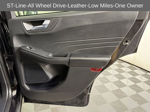 Used 2025 Ford Escape ST-Line image 14