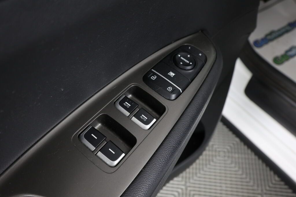 Used 2019 Kia Optima S FWD image 30
