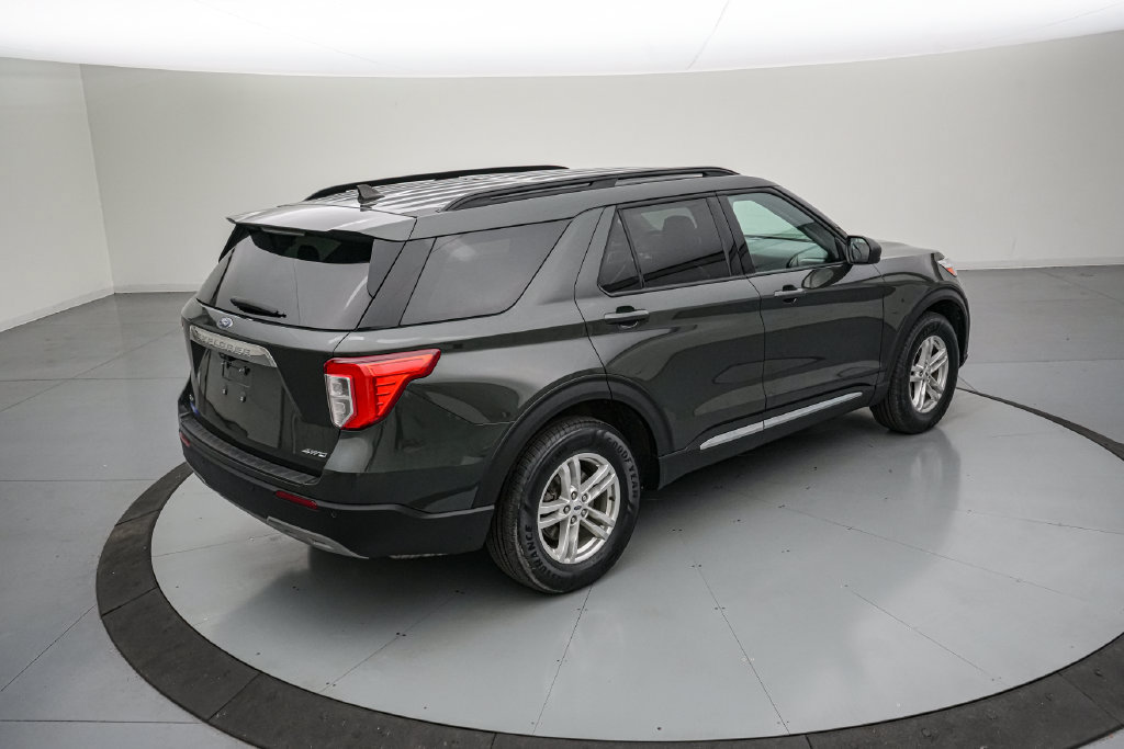 Certified 2023 Ford Explorer XLT w/ Equipment Group 202A AWD/4WD image 4