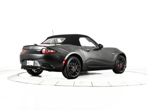 Used 2019 MAZDA MX-5 Miata Club w/ Brembo/BBS Recaro Package RWD image 5