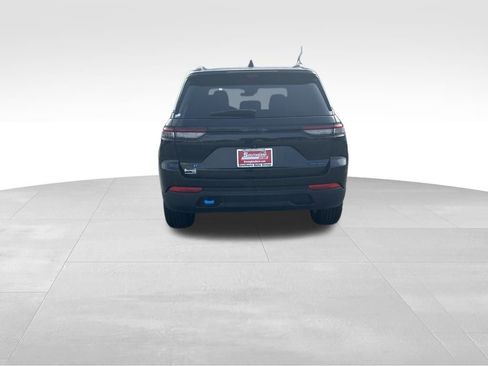 New 2024 Jeep Grand Cherokee Trailhawk w/ Luxury Tech Group III image 5