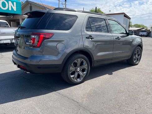 Used 2018 Ford Explorer Sport AWD/4WD image 4
