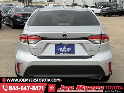 Used 2025 Toyota Corolla LE image 8