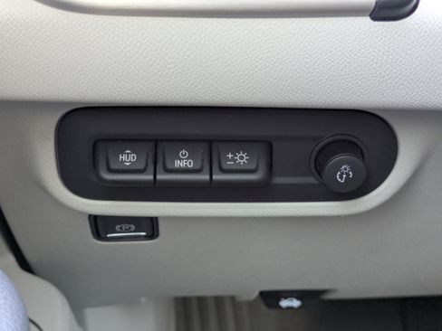 Used 2023 GMC Terrain Denali image 18