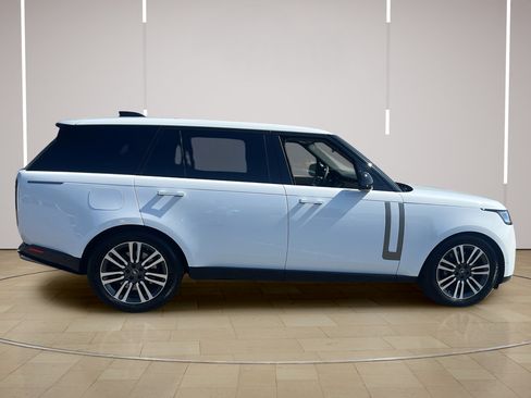 Used 2024 Land Rover Range Rover Long Wheelbase SE AWD/4WD image 8
