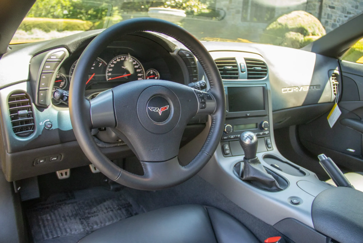 Used 2007 Chevrolet Corvette Z06 w/ Preferred Equipment Group RWD image 5